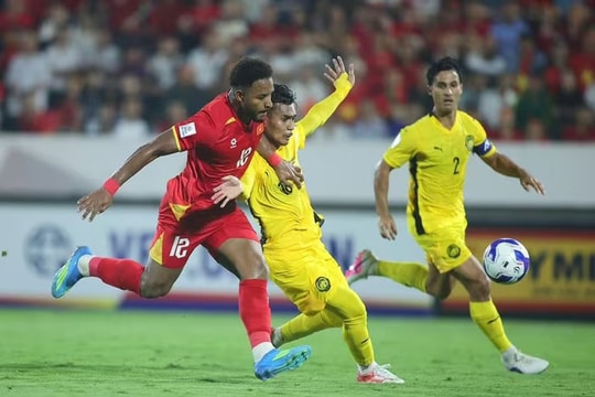 HLV Kim Sang-sik khen Xuân Son, Hoàng Hên sau trận thắng Malaysia; Italy lần thứ 3 liên tiếp lỡ hẹn World Cup