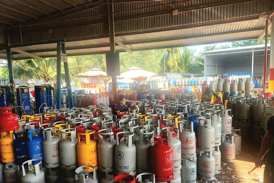 Giá gas hôm nay 3/4: Bình 12kg trên 650.000 đồng