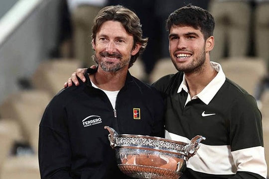 Carlos Alcaraz có thể tái hợp HLV Ferrero sau kỳ tích Career Grand Slam ở tuổi 22
