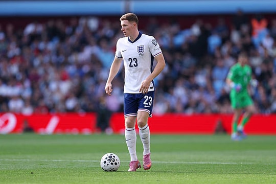 Man Utd và Man City bước vào cuộc đua giành chữ ký Elliot Anderson