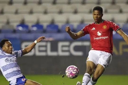 Chido Obi và nỗ lực hồi sinh tại Manchester United sau giai đoạn bị Ruben Amorim gạt bỏ