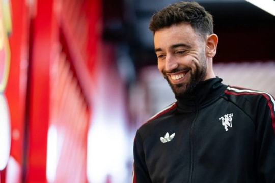 Bruno Fernandes vinh dự nhận giải Cầu thủ hay nhất tháng 3 Ngoại hạng Anh