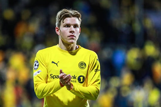 Arsenal và MU tranh giành 'sát thủ' Jens Petter Hauge giá 40 triệu bảng