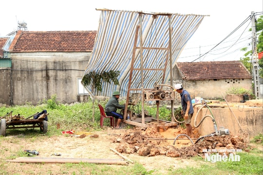 Nắng hạn cận kề, làng nghề khoan giếng Nghệ An “chạy hết công suất”