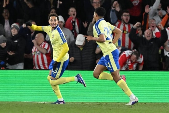 Southampton gây địa chấn FA Cup: Arsenal gục ngã 1-2 và tan mộng ăn ba