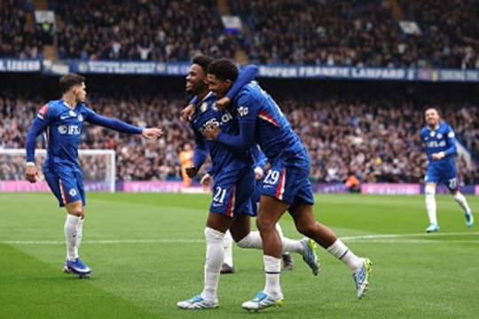 Chelsea hủy diệt Port Vale 7-0 tại Stamford Bridge để chính thức tiến vào bán kết FA Cup