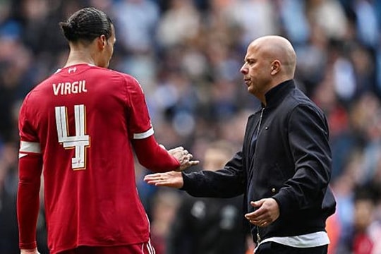 Liverpool và cuộc khủng hoảng bản sắc: Cơn ác mộng rình rập trước thềm đại chiến PSG