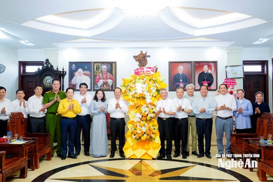 Lãnh đạo tỉnh chúc mừng Tòa Giám mục Giáo phận Vinh nhân dịp Lễ Phục sinh năm 2026