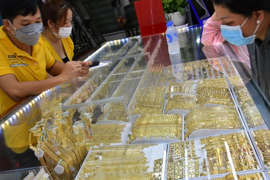 Giá vàng hôm nay 7/4/2026: Giá vàng SJC BTMC, vàng nhẫn 9999 và giá vàng thế giới
