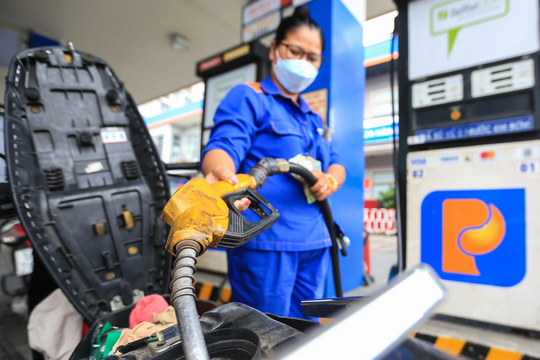 Giá xăng dầu chiều nay 6/4: Giá xăng dầu thế giới giảm hơn 2%