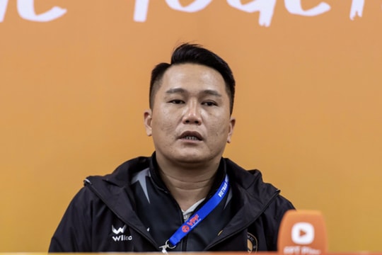 HLV Mai Xuân Hợp cam kết gắn bó với Thanh Hóa sau chiến thắng 4-0 tại V.League