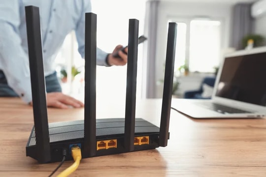 4 lý do nên thay thế bộ định tuyến Wi-Fi của nhà mạng để tăng tốc độ và bảo mật