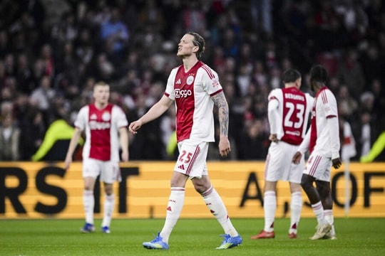 PSV Eindhoven vô địch Hà Lan sớm kỷ lục, Ajax văng khỏi top 4