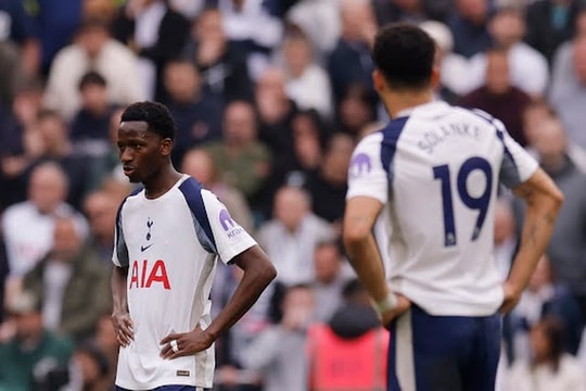 Tottenham Hotspur và 'khe cửa hẹp' để trụ lại Ngoại hạng Anh: Hy vọng từ siêu máy tính