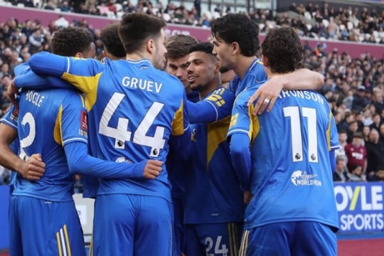 Leeds United hạ West Ham kịch tính để trở lại bán kết FA Cup sau 39 năm