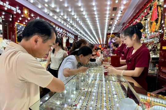 Giá vàng hôm nay 8/4/2026: Giá vàng SJC BTMC, vàng nhẫn 9999 và giá vàng thế giới