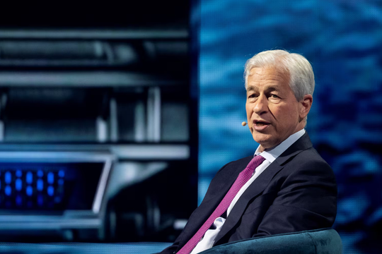 CEO JPMorgan Chase cảnh báo rủi ro lạm phát và lãi suất cao do xung đột Mỹ-Iran