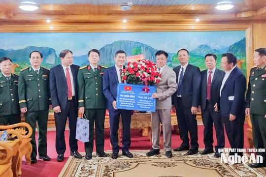 Lãnh đạo tỉnh Nghệ An thăm, chúc Tết cổ truyền Bunpimay tại tỉnh Hủa Phăn