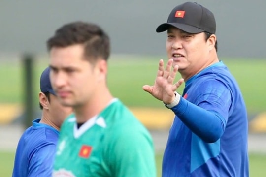 VFF gia hạn với huyền thoại Lee Woon-jae: Tham vọng xây dựng bức tường thép đến năm 2027