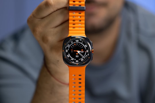 Galaxy Watch Ultra 2 lộ diện: Nâng cấp mạnh mẽ về kết nối 5G và vi xử lý Snapdragon mới