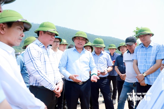 Phó Chủ tịch UBND tỉnh Hoàng Phú Hiền kiểm tra tiến độ triển khai các khu tái định cư phục vụ Dự án Đường sắt tốc độ cao Bắc - Nam
