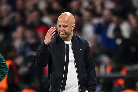 PSG 2-0 Liverpool: Canh bạc 5 hậu vệ của Arne Slot đẩy The Kop vào vực thẳm Champions League