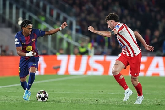 Barcelona 0-2 Atletico Madrid: Tấm thẻ đỏ định mệnh và sự bất lực của hàng công
