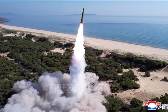 Triều Tiên thử nghiệm tên lửa Hwasong-11Ka mang đầu đạn chùm có sức công phá rộng