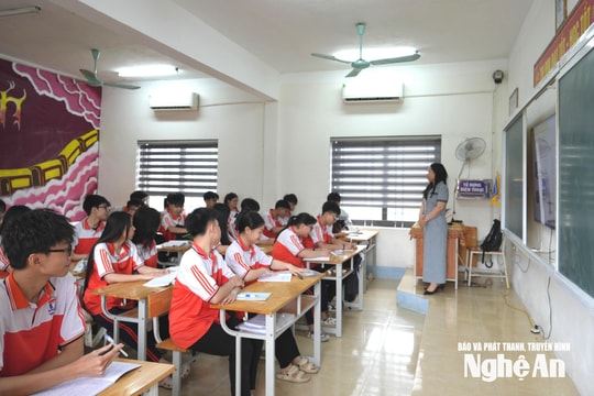 Sĩ tử lớp 12 'chạy đua' với các kỳ thi riêng của trường đại học