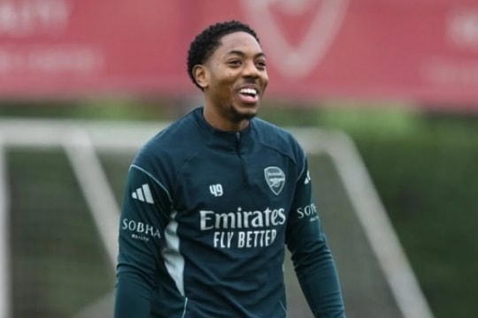 Man Utd rộng cửa chiêu mộ Myles Lewis-Skelly từ Arsenal nhằm thay thế Luke Shaw