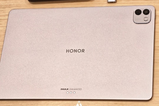 Cận cảnh HONOR MagicPad 3 Pro 12.3 inch: Siêu mỏng 4.8mm và màn hình bảo vệ mắt