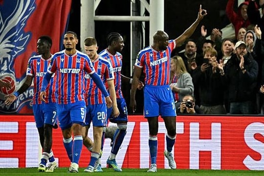 Crystal Palace thắng đậm Fiorentina 3-0 tại tứ kết lượt đi Conference League