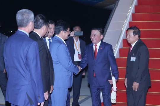 Bí thư Tỉnh ủy Nghệ An Nguyễn Khắc Thận tham gia đoàn đại biểu cấp cao Việt Nam thăm chính thức Vương quốc Campuchia