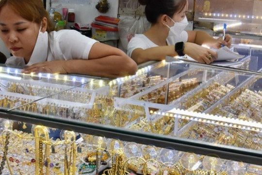 Cập nhật 08:00 sáng 11/04/2026: Giá vàng giảm 0,3 triệu đồng, riêng PNJ đi ngang