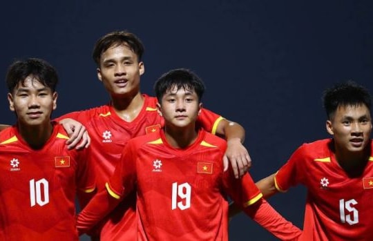 HLV Cristiano Roland: Kinh nghiệm V.League là điểm tựa của U17 Việt Nam tại giải Đông Nam Á