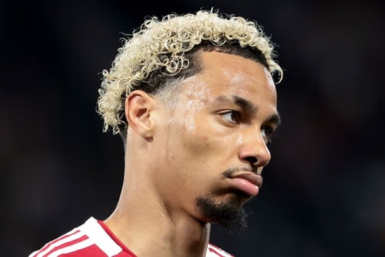 Arne Slot mạnh tay cải tổ Liverpool: Lời giải cho hàng công và tuyến giữa