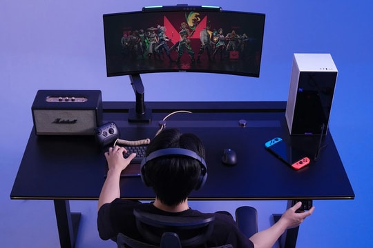 Bàn nâng hạ HyperWork Atlas Elite: Giải pháp All-in-one tối ưu cho góc máy chuyên nghiệp