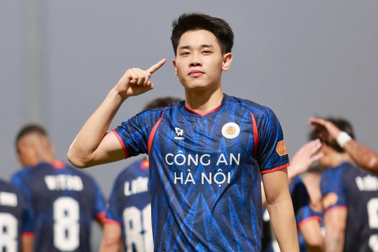 Đình Bắc liên tiếp ghi bàn; Đè bẹp Chelsea, Man City khiến Arsenal âu lo