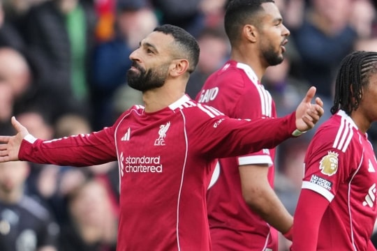 Rio Ngumoha đi vào lịch sử, Liverpool hạ Fulham 2-0 để áp sát Top 4 Ngoại hạng Anh