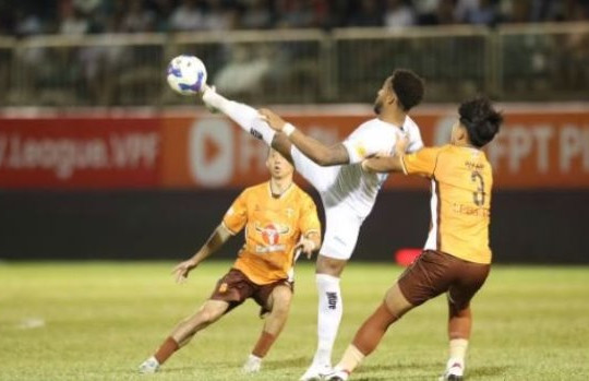 V.League 2025/26: HAGL quật ngã Nam Định, Thanh Hóa lo ngại bài toán nhân sự