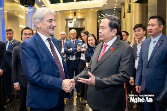 Chủ tịch Quốc hội Trần Thanh Mẫn dự Tọa đàm chính sách thúc đẩy hợp tác Việt Nam - Italia