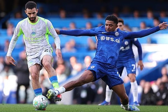 Chelsea thảm bại 0-3 trước Manchester City: Hàng thủ tỷ bảng và thực tại đắng cay