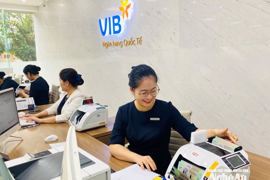 Nỗ lực ghìm giữ lãi suất, ổn định thị trường