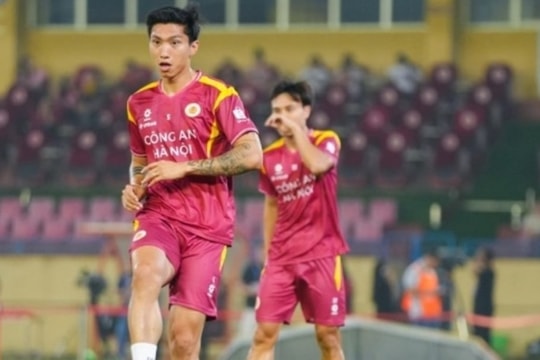 Đoàn Văn Hậu hồi sinh ngoạn mục giúp CLB CAHN xây chắc ngôi đầu V.League