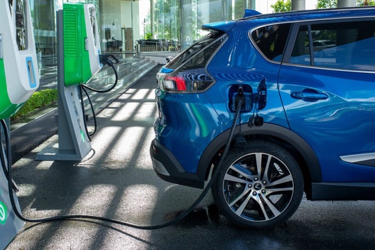 Đề xuất miễn lệ phí trước bạ ô tô điện đến hết năm 2030