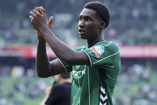 MU nhắm chiêu mộ Karim Coulibaly nhằm giải bài toán chấn thương của Lisandro Martinez