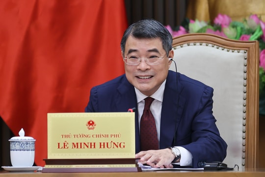 Thủ tướng Lê Minh Hưng điện đàm với Thủ tướng Singapore Lawrence Wong