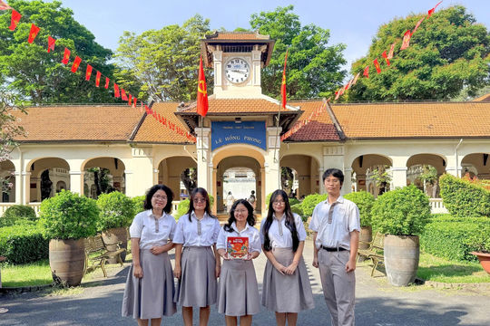 Tuyển sinh lớp 10 tại THPT chuyên Lê Hồng Phong TPHCM
