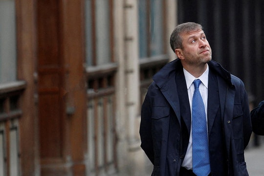 Triều đại Roman Abramovich tại Chelsea: Cuộc cách mạng thay đổi lịch sử bóng đá Anh
