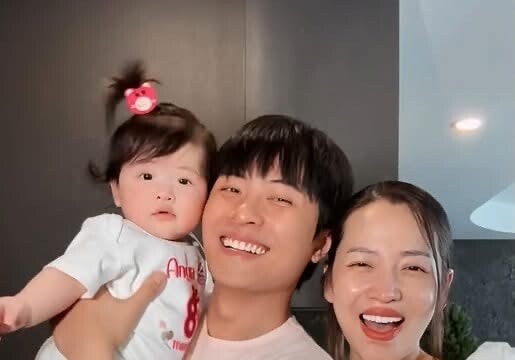 H'Hen Niê và Puka ngậm ngùi ra rìa vì con gái đầu lòng là bản sao hoàn hảo của bố